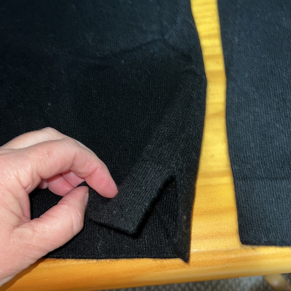 Black 100% Cashmere Sweater - Picture 7 of 12